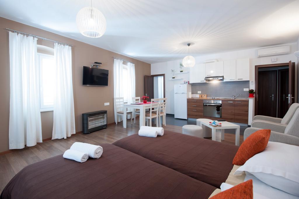 Rooms & Apartments 72 Задар Стая снимка