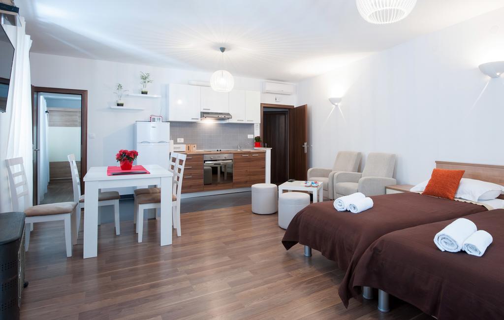 Rooms & Apartments 72 Задар Стая снимка